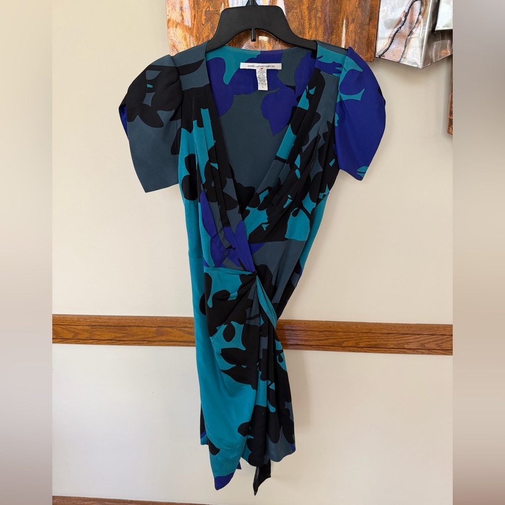 DVF Wrap Dress size 2 Rizer - Picture 2 of 8
